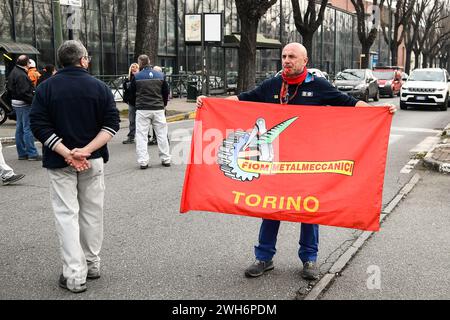 Torino, Italia. 8 febbraio 2024. Foto Alberto Gandolfo/LaPresse 08-02-2024 Torino, Italia - Cronaca - sciopero operai Mirafiori. Nella foto: Un momento della protesta. 08 febbraio 2028 Torino Italia - News - sciopero stellantis dei lavoratori. Nella foto: Un momento di sciopero credito: LaPresse/Alamy Live News Foto Stock