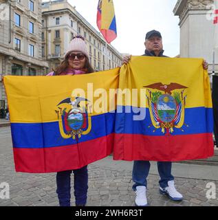 Manifestazione ecuadoriana per la pace in piazza Cordusio, Milano, Italia Foto Stock