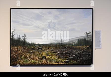 Edimburgo, Scozia, Regno Unito. 8 febbraio 2024. La Scottish Gallery in Dundas Street presenta i dipinti di paesaggio iperrealisti dell'artista scozzese Philip Braham in Precient Nature. Pittura, dopo la tempesta. Inaugurazione di oggi fino al 2 marzo 2024. Crediti: Craig Brown/Alamy Live News Foto Stock