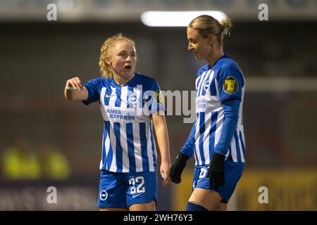 Crawley, Regno Unito. 7 febbraio 2024. Katie Robinson di Brighton & Hove Albion Women durante i quarti di finale di fa Women's Continental Tyres League Cup tra Brighton & Hove Albion WFC e Aston Villa WFC al Broadfield Stadium di Crawley il 7 febbraio 2024. Questa immagine può essere utilizzata solo per scopi editoriali. Solo per uso editoriale. Crediti: Ashley Crowden/Alamy Live News Foto Stock