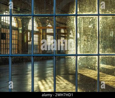 Scorci degli spazi espositivi delle sale riunioni e dei workshop nella città del design a Saint-Étienne. Saint-Étienne, Francia Foto Stock