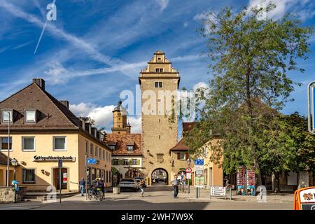 DAS Obere Tor a Volkach, Unterfranken, Bayern, Deutschland | porta della città Oberes Tor porta superiore a Volkach, bassa Franconia, Baviera, Germania Foto Stock