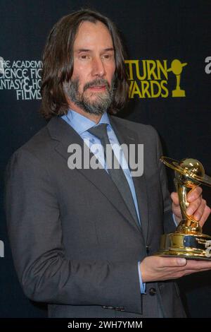 Keanu Reeves nella sala stampa per il 51° Saturn Awards annuale tenutosi presso il L.A. Marriott Burbank Airport Hotel a Burbank, CALIFORNIA, il 4 febbraio 2024 Foto Stock