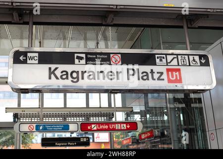 Stazione della U-Bahn U1, Kagraner Platz, Vienna, Austria Foto Stock