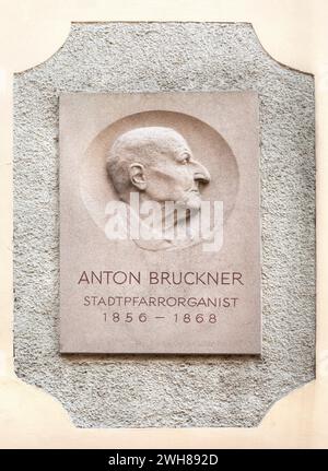 Anton Bruckner, targa presso la chiesa parrocchiale di Linz, alta Austria, Austria Foto Stock