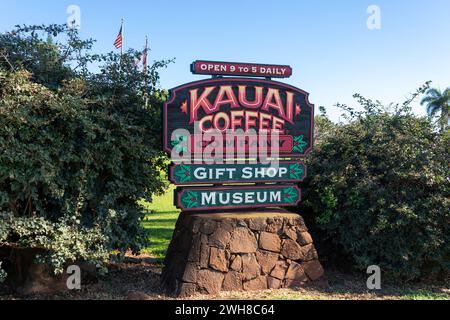 Il cartello della Kauai Coffee Company si trova a Kauai, Hawaii, USA, il 26 gennaio 2024. Foto Stock