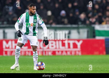 Groninga, Paesi Bassi. 8 febbraio 2024. GRONINGEN, PAESI BASSI - 8 FEBBRAIO: Leandro Bacuna del FC Groningen corre con la palla durante i quarti di finale di Coppa TOTO KNVB tra FC Groningen e fortuna Sittard all'Euroborg l'8 febbraio 2024 a Groningen, Paesi Bassi. (Foto di Pieter van der Woude/Orange Pictures) credito: Orange Pics BV/Alamy Live News Foto Stock