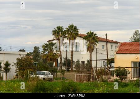 casa in un villaggio a Cipro in inverno Foto Stock