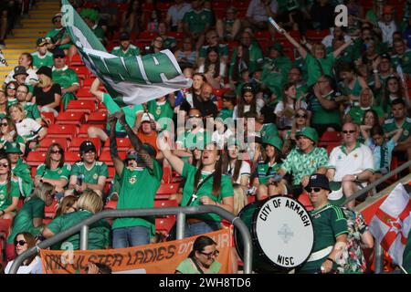 Tifosi dell'Irlanda del Nord GAWA dell'esercito verde e bianco #GAWA Inghilterra vs Irlanda del Nord UEFA donne Euro 15 luglio 2022 St Marys Stadium Southampton Foto Stock