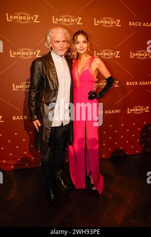 Dr. Hermann Buehlbecker, Anna Hiltrop LAMBERTZ LUNEDÌ SERA 2024 Festa del cioccolato e della moda - ritorno im alten Wartesaal am Dom, Koeln. *** Dr. Hermann Buehlbecker, Anna Hiltrop LAMBERTZ LUNEDÌ SERA 2024 Chocolate Fashion Party di nuovo nel vecchio Wartesaal am Dom, Colonia Foto Stock