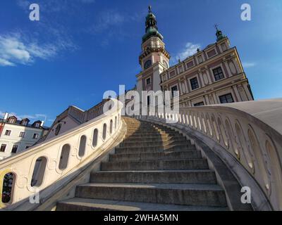 Zamosc è una delle più belle città storiche della Polonia orientale, con una tradizionale disposizione stradale, la Piazza del mercato Vecchia Foto Stock