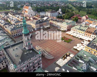 Zamosc è una delle più belle città storiche della Polonia orientale, con una tradizionale disposizione stradale, la Piazza del mercato Vecchia Foto Stock