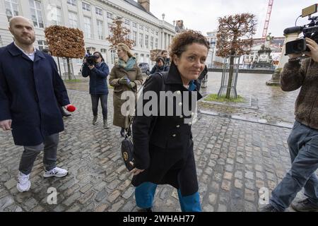 Bruxelles, Belgio. 9 febbraio 2024. Venerdì 9 febbraio 2024, il ministro fiammingo della mobilità, del lavoro pubblico Lydia Peeters arriva a Bruxelles per una riunione del consiglio dei ministri del governo fiammingo. BELGA FOTO NICOLAS MAETERLINCK credito: Belga News Agency/Alamy Live News Foto Stock