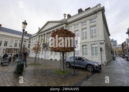 Bruxelles, Belgio. 9 febbraio 2024. Un'auto elettrica raffigurata in occasione di una riunione del consiglio dei ministri del governo fiammingo a Bruxelles venerdì 9 febbraio 2024. BELGA FOTO NICOLAS MAETERLINCK credito: Belga News Agency/Alamy Live News Foto Stock