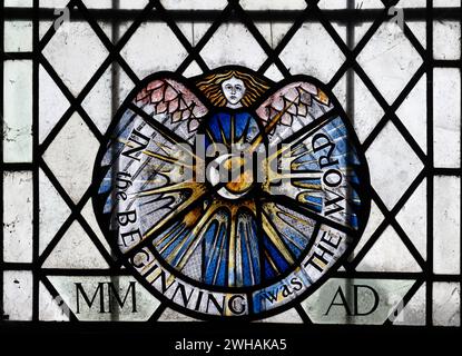 Vetro colorato Millennium, St. Mary's Church, Adderbury, Oxfordshire, Inghilterra, Regno Unito Foto Stock