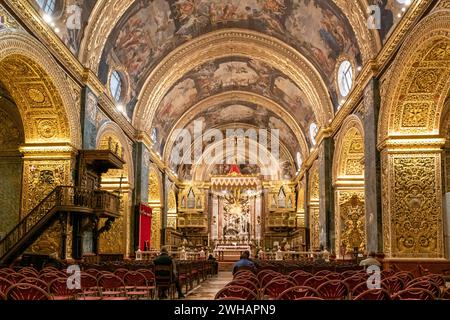 La Valletta, Malta - 23 dicembre 2023: Vista interna della Concattedrale di San Giovanni a la Valletta Foto Stock