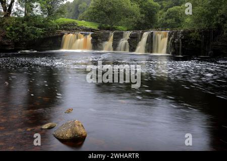 Autunno, cascate Wain Wath Force, River Swale, Swaledale; Yorkshire Dales National Park, Inghilterra, Regno Unito Foto Stock