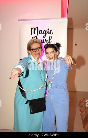 Claudia Effenberg und Klaudia Giez beim Mates Date Influencer Event auf der Berlin Fashion Week Autunno/Inverno 2024 a der Berliner Freiheit. Berlino, 0 Foto Stock