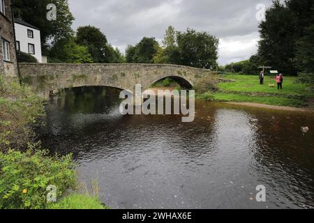 Il ponte del XVII secolo sul fiume Eden, Kirkby Stephen, Cumbria, Inghilterra Foto Stock