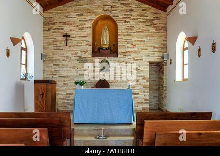 Boa Vista, Capo Verde - 23 marzo 2018: Semplice interno della Cappella di nostra Signora di Fatima. Foto di alta qualità Foto Stock