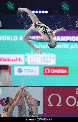 Doha, Qatar. 9 febbraio 2024. Il Team Japan si esibisce durante la finale di squadra libera dal nuoto artistico ai Campionati mondiali di nuoto a Doha, Qatar, 9 febbraio 2024. Crediti: Xue Yuge/Xinhua/Alamy Live News Foto Stock