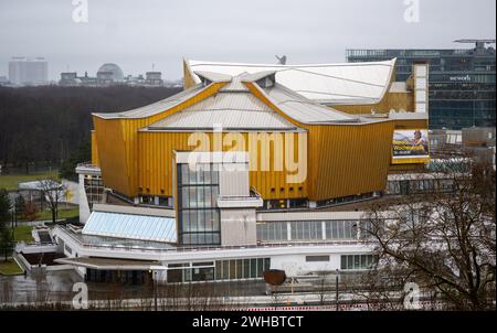 Berlino, Germania. 9 febbraio 2024. Vista esterna della Berlin Philharmonie. Crediti: Monika Skolimowska/dpa/Alamy Live News Foto Stock