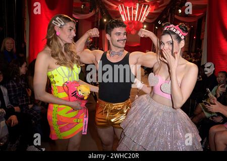 Rebecca Kunikowski und Klaudia Giez bei der Marina Hoermanseder Fashion Show auf der Berlin Fashion Week Autunno/Inverno 2024 im Zenner. Berlino, 08.02.2024 *** Rebecca Kunikowski e Klaudia Giez al Marina Hoermanseder Fashion Show alla Berlin Fashion Week Autunno Inverno 2024 allo Zenner Berlin, 08 02 2024 foto:XF.xKernx/xFuturexImagex hoermanseder 4310 Foto Stock