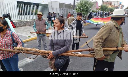 MARCHA-INDIGENA-CONTRA-INSEGURIDAD-TLC Latacunga, viernes 9vde febrero del 2024 Marcha indigena en contra de la inseguridad y del Tratado de Libre Comercio con China. Foto:Rolando Enriquez/API Latacunga Cotopaxi Ecuador POL-MARCHA-INDIGENA-CONTRA-INSEGURIDAD-TLC-0f7899653fe394c01cdc6fcd028677c ** MARCIA INDIGENA CONTRO l'INSICUREZZA FTA Latacunga, venerdì 9 febbraio 2024 marcia INDIGENA contro l'INSICUREZZA e l'accordo di libero scambio con la Cina foto Foto Stock