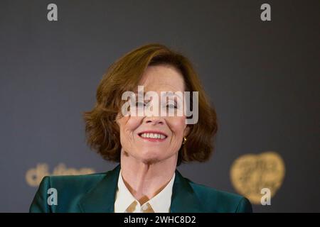Valladolid. Spagna. 20240209, Sigourney Weaver partecipa a una fotochiamata come vincitore dell'International Goya Award 2024 durante il 38° Goya Awards al municipio il 9 febbraio 2024 a Valladolid, Spagna Foto Stock