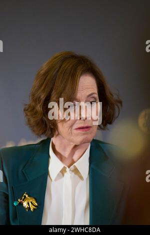 Valladolid. Spagna. 20240209, Sigourney Weaver partecipa a una fotochiamata come vincitore dell'International Goya Award 2024 durante il 38° Goya Awards al municipio il 9 febbraio 2024 a Valladolid, Spagna Foto Stock