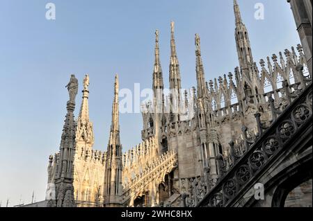 Vista dal tetto, Duomo di Milano, inizio dei lavori 1386, completamento 1858, Milano, Milano, Lombardia, Italia Foto Stock