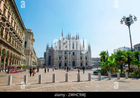 Cattedrale cattolica di Milano la mattina presto Foto Stock