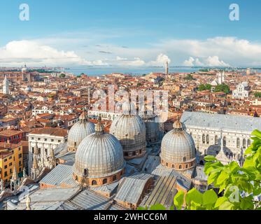 Vista aerea della Basilica di San Marco a Venezia Foto Stock