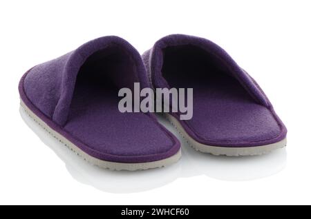 Un paio di pantofole viola Foto Stock