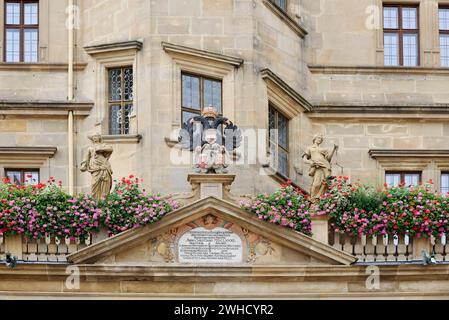 Municipio, facciata con aquila imperiale e stemma, Rothenburg ob der Tauber, Media Franconia, Baviera, Germania Foto Stock