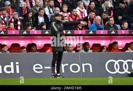 Coach Thomas Tuchel FC Bayern Munich FCB gesti, gesti, davanti a tifosi, spettatori, Allianz Arena, Monaco, Baviera, Germania Foto Stock