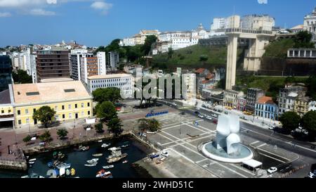 salvador, bahia, brasile - 29 gennaio 2024: Vista dell'ascensore Lacerda nel quartiere Comercio nella città di Salvador. Foto Stock