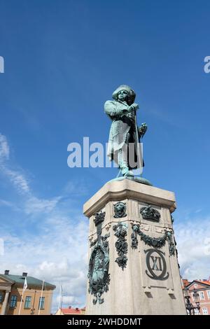 Svezia, Karlskrona, Stortorget, statua del re Carlo XI Foto Stock