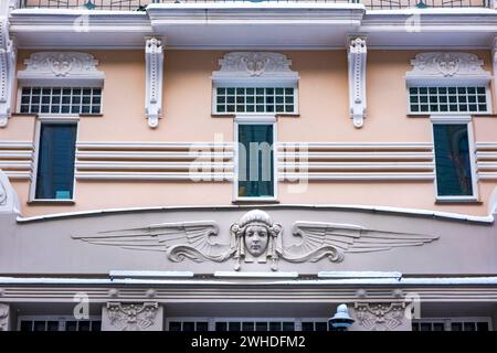 Facciata in stile Art Nouveau su un condominio a riga, Lettonia Foto Stock