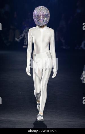 New York, Vereinigte Staaten. 8 febbraio 2024. PUMA Autunno/Inverno 2024 sfilata durante la New York Fashion Week del 2024 febbraio - New York; US 08/02/2024 credito: dpa/Alamy Live News Foto Stock