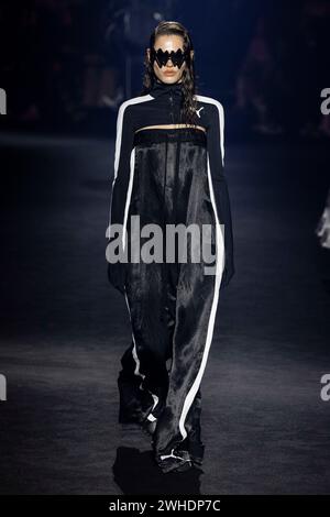 New York, Vereinigte Staaten. 8 febbraio 2024. PUMA Autunno/Inverno 2024 sfilata durante la New York Fashion Week del 2024 febbraio - New York; US 08/02/2024 credito: dpa/Alamy Live News Foto Stock