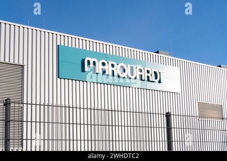 Logotipo pubblicitario fabbrica Marquardt, industrie elettromeccaniche ed elettroniche, in particolare automotive, sistemi di gestione delle batterie, sviluppo sostenibile Foto Stock