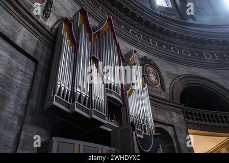 Grand Pipe Organ Inside, Una struttura storica europea. Foto Stock