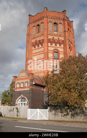 Storica torre acquatica di Finedon, Irthingborugh Rd, Finedon, Wellingborough, Northamptonshire, Inghilterra Foto Stock