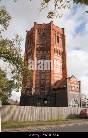 Storica torre acquatica di Finedon, Irthingborugh Rd, Finedon, Wellingborough, Northamptonshire, Inghilterra Foto Stock