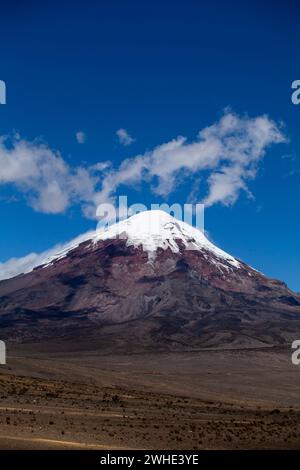 Fotografie mozzafiato del Monte Chimborazo - le maestose cime innevate dell'Ecuador Foto Stock