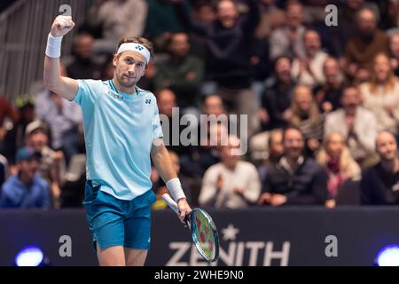 Oslo, Norvegia 09 febbraio 2024 la Norvegia Casper Ruud celebra contro la Danimarca Holger Rune durante il Round Robin Match dell'Ultimate Tennis Showdown Tournament alla Telenor Arena di Oslo, Norvegia crediti: Nigel Waldron/Alamy Live News Foto Stock