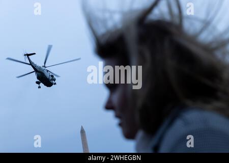 Washington, Stati Uniti. 9 febbraio 2024. Marine One che trasporta il presidente Joe Biden parte dalla Casa Bianca a Washington DC venerdì 9 febbraio 2024. Foto di Julia Nikhinson/UPI credito: UPI/Alamy Live News Foto Stock