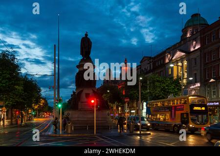 '10.07.2019, Irlanda, Contea di Dublino, Dublino - o Connell Street, la strada più famosa di Dublino, con un monumento a Daniel o Connell (fondatore o Foto Stock