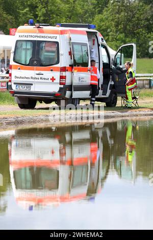 '18.05.2023, Germania, Sassonia-Anhalt, Magdeburgo - ambulanza di emergenza dell'organizzazione Johanniter di soccorso in caso di catastrofi. 00S230518D148CAROEX.JPG [RIF. MODELLO Foto Stock
